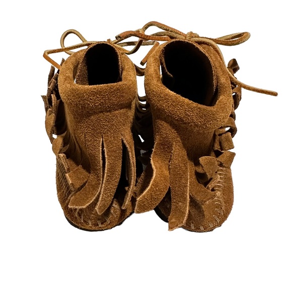 Minnetonka Moccasins 8 - Picture 5 of 8